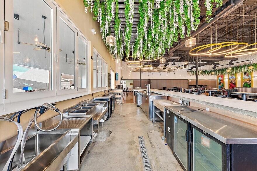 More Photos Of 604 Lake Avenue, Lake Worth Beach Restaurant For Sale