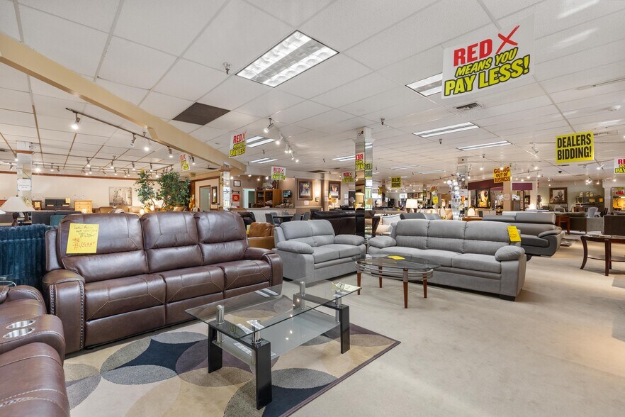 More Photos Of 20423 Highway 99, Lynnwood Freestanding For Sale