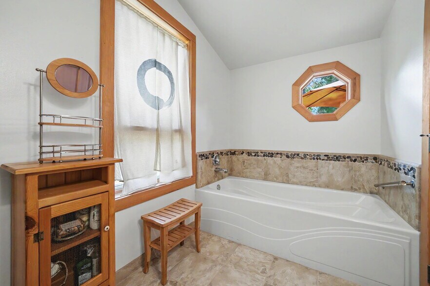 More Photos Of 21376 Consolation St, Volcano Specialty For Sale
