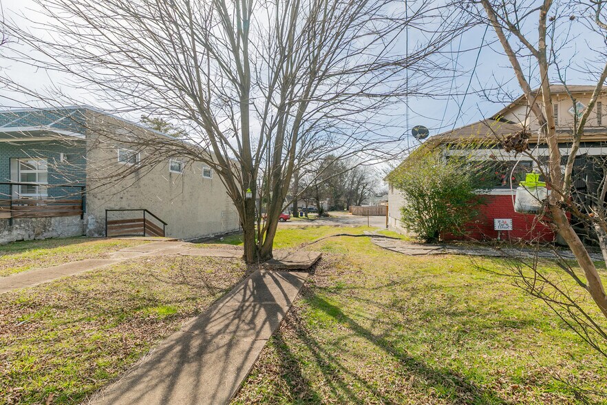 More Photos Of 1804 E Main St, Chattanooga General Retail For Sale