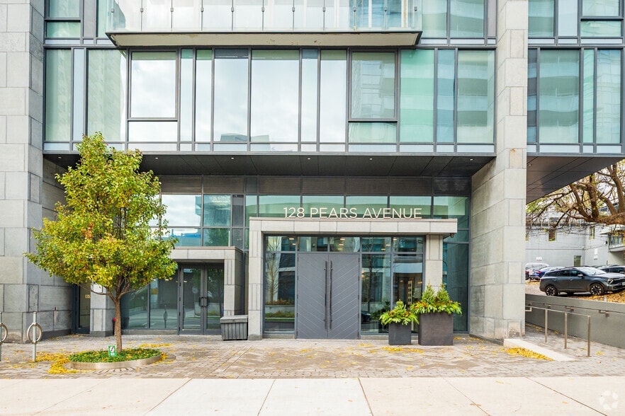 More Photos Of 128 Pears Ave, Toronto Apartments For Lease