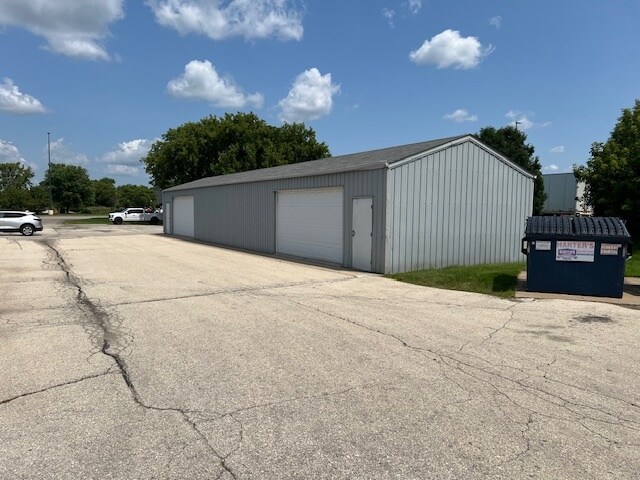 More Photos Of 920 N Westhill Blvd, Appleton Freestanding For Lease