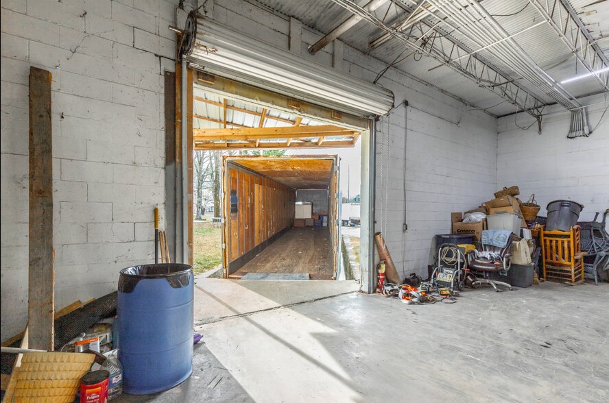 More Photos Of 360 Carbondale Rd SW, Dalton Warehouse For Sale