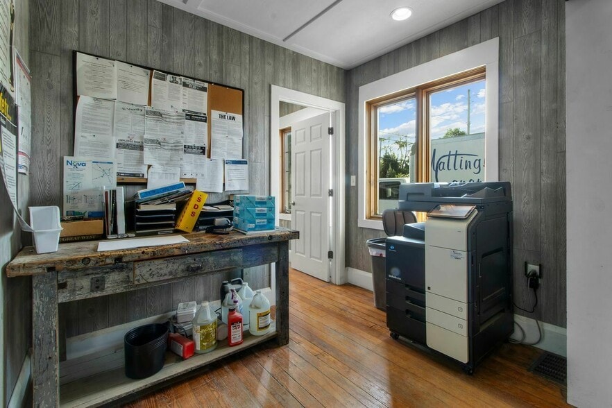 More Photos Of 10620 Bellefontaine St, Carmel Office For Sale