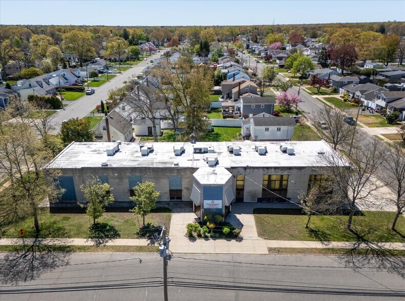 Primary Photo Of 330 Central Ave, Deer Park Religious Facility For Sale