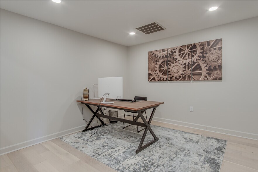 More Photos Of 129 W Patrick St, Frederick Office Residential For Lease