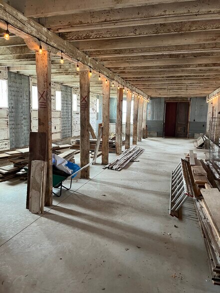 More Photos Of 14152 Highway K64, Whiting Specialty For Sale