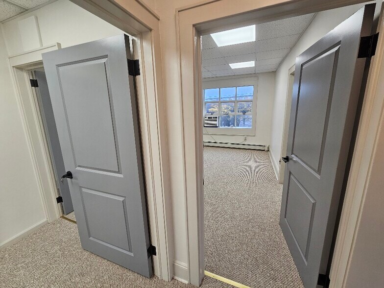 More Photos Of 111-113 S Tyson Ave, Floral Park Office For Lease