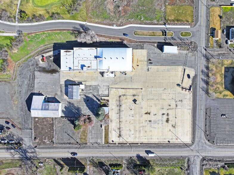 More Photos Of 8603 Ahtanum Rd, Yakima Warehouse For Lease