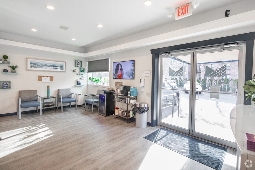 More Photos Of 30 Hempstead Ave, Rockville Centre Coworking Space