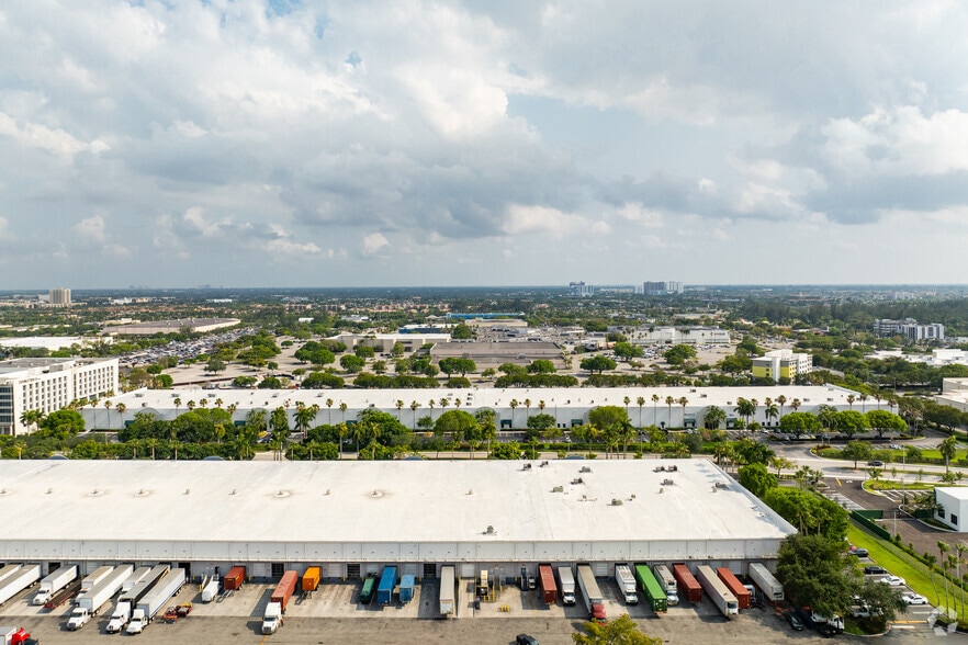 More Photos Of 10300 NW 19th St, Miami Warehouse For Lease