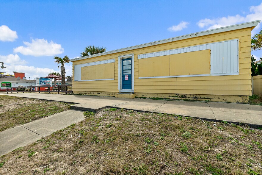 More Photos Of 205 N Ocean Shore Blvd, Flagler Beach General Retail For Sale
