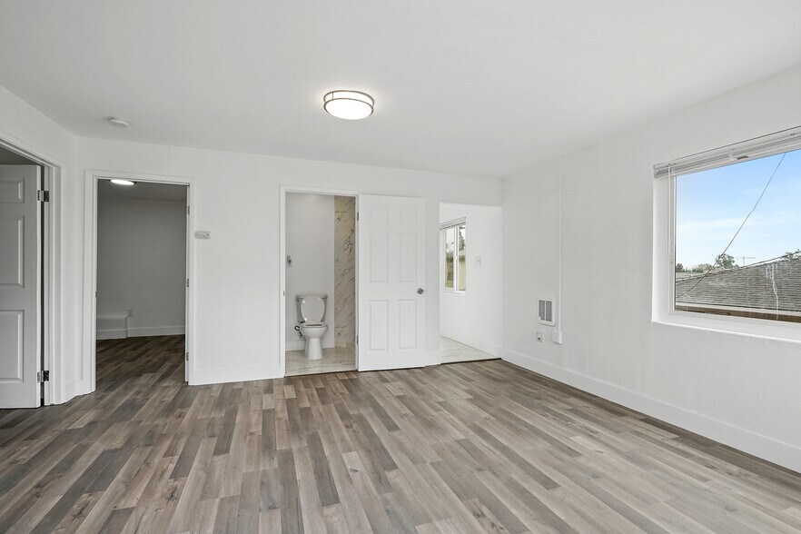 More Photos Of 8117 Ney Ave, Oakland Apartments For Sale