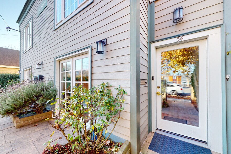 More Photos Of 54 Railroad Ave, Richmond Office Residential For Sale