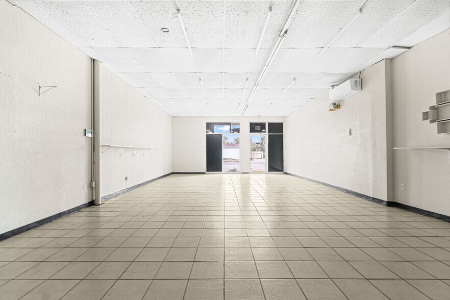 More Photos Of 3117-3121 Blanco Rd, San Antonio Freestanding For Lease