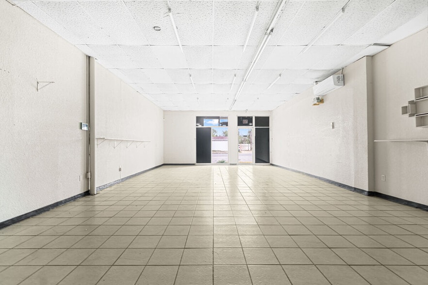 More Photos Of 3117-3121 Blanco Rd, San Antonio Freestanding For Lease