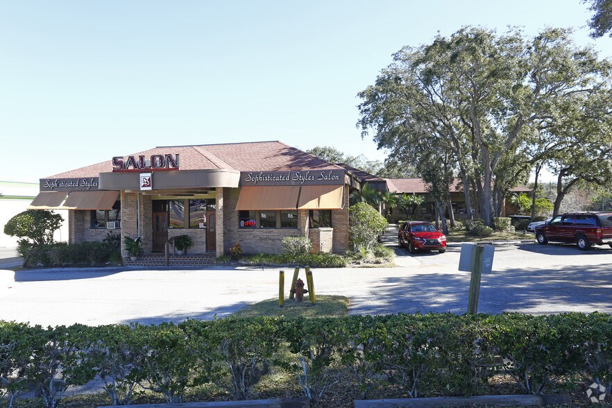 Primary Photo Of 31111-31125 US Highway 19 N, Palm Harbor Office For Lease