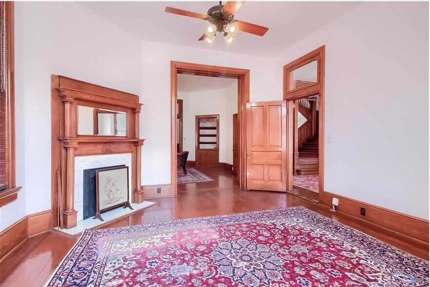 More Photos Of 1602 E Cesar Chavez St, Austin Office Residential For Lease