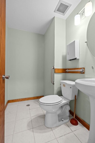 More Photos Of 2400 Wales Ave NW, Massillon Office For Lease