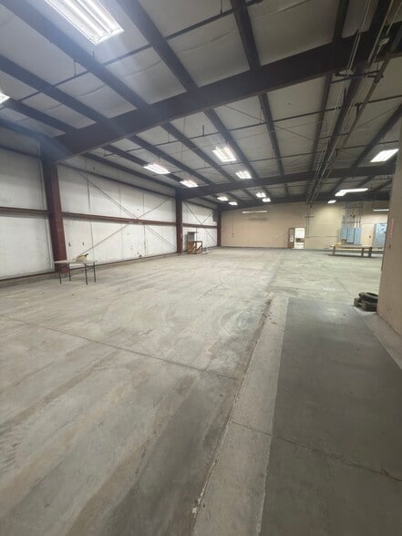 More Photos Of 22379 Eyota, Apple Valley Service For Lease