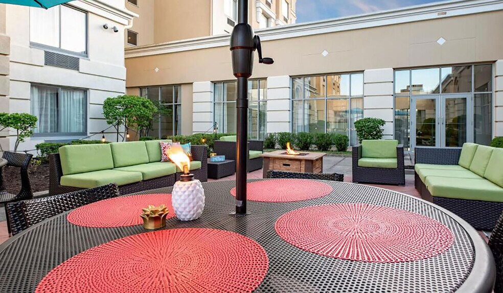 More Photos Of 251 Pennsylvania Pky, Indianapolis Hotel For Sale