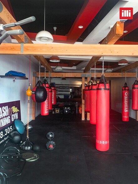 More Photos Of 6265 Sepulveda Blvd, Van Nuys Unknown For Lease