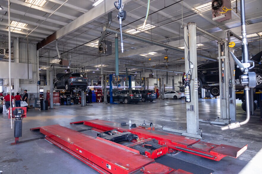 More Photos Of 6865 Jonesboro Rd, Morrow Auto Dealership For Sale