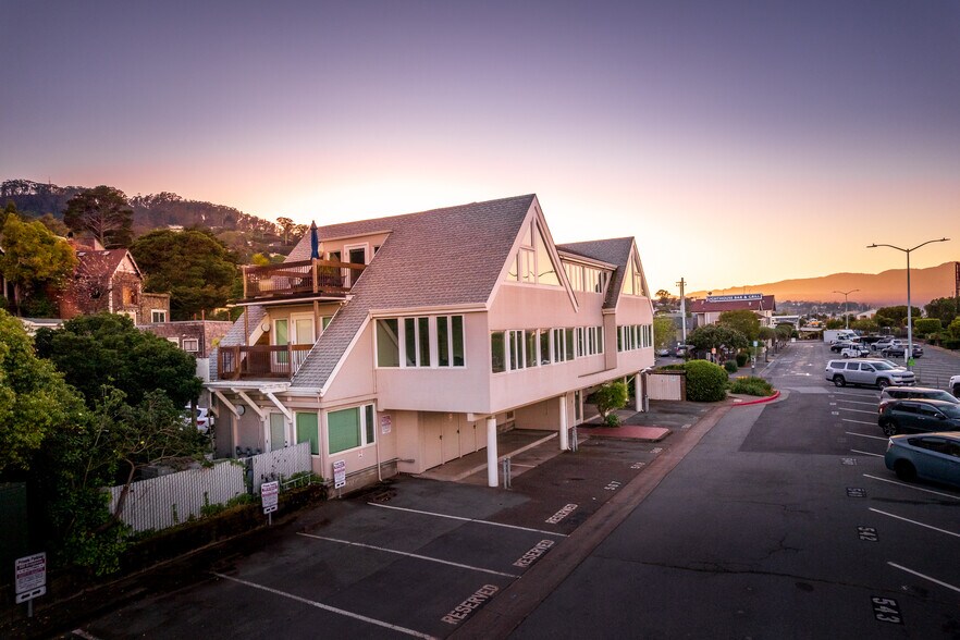More Photos Of 900 Bridgeway, Sausalito Medical For Sale