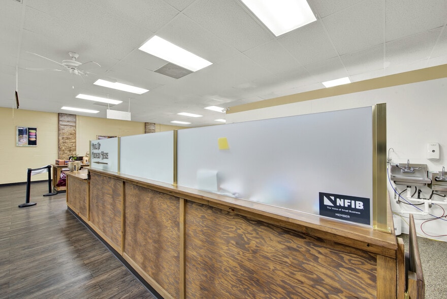 More Photos Of 830 Main St, Red Bluff Freestanding For Sale