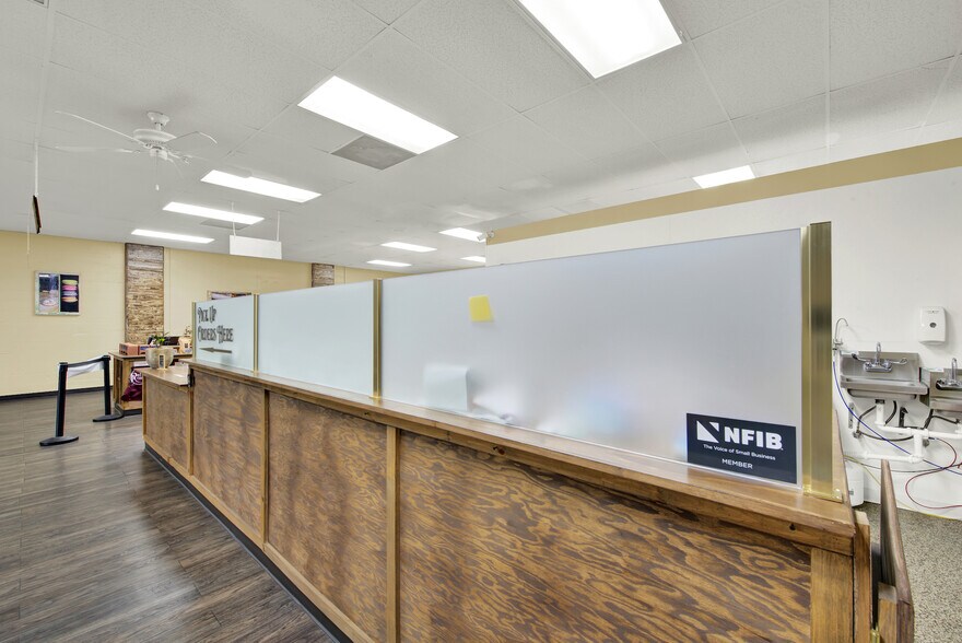 More Photos Of 830 Main St, Red Bluff Freestanding For Sale