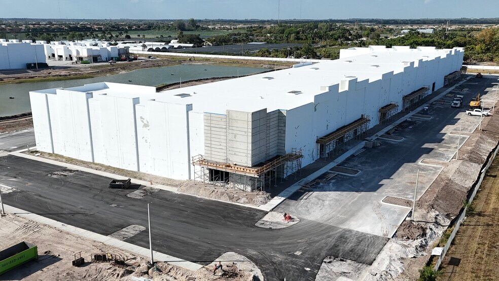 More Photos Of 8289 Boynton Beach Blvd, Boynton Beach Unknown For Lease