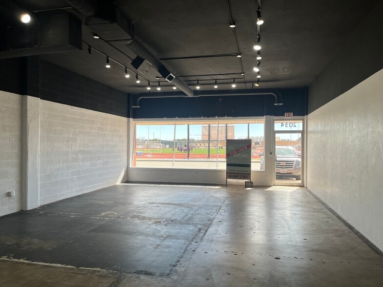 More Photos Of 2032-2040 W Cuthbert Ave, Midland Storefront For Lease