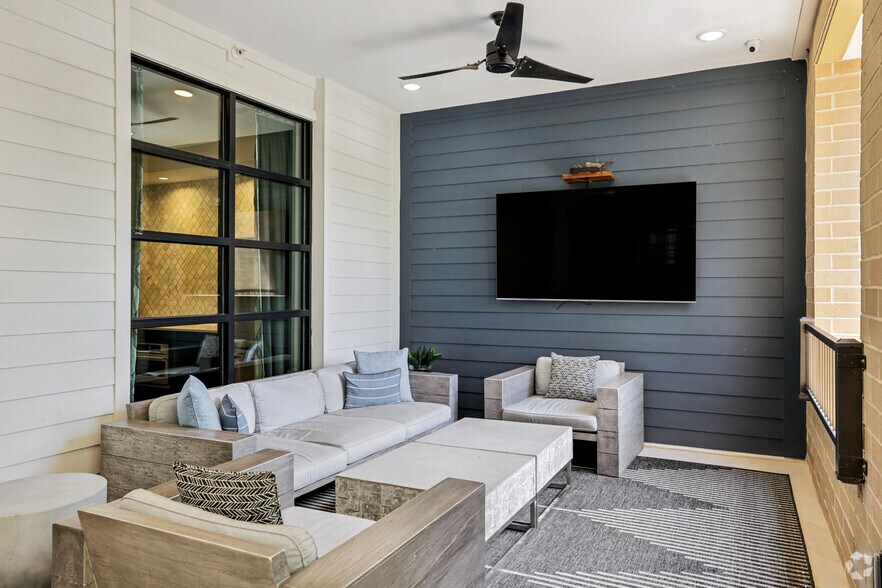 More Photos Of 7420 N Rea Park Ln, Charlotte Apartments For Lease