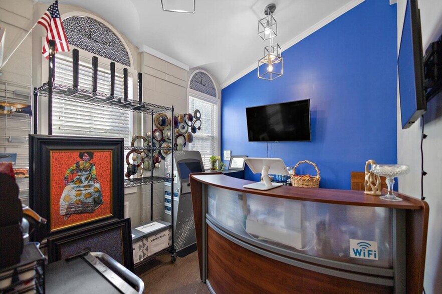 More Photos Of 908 Cherry St, Vicksburg Office For Sale