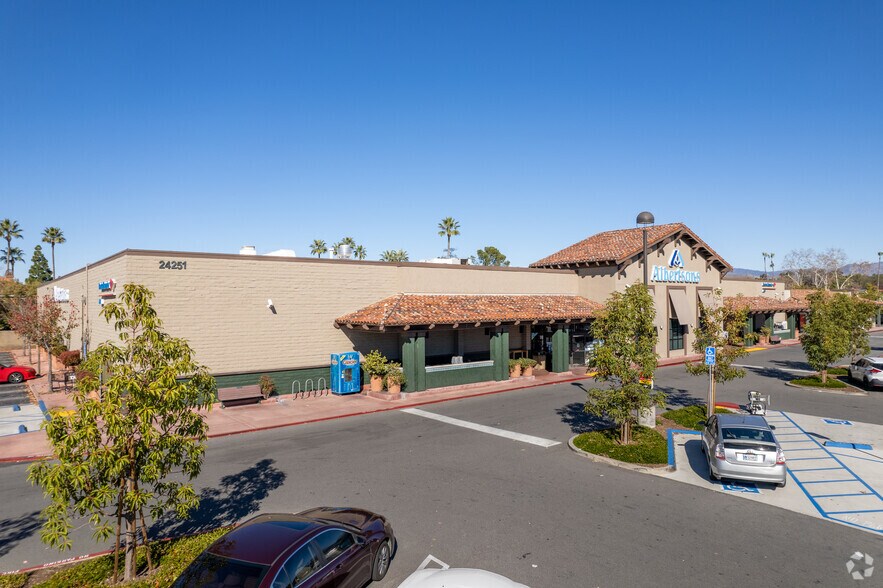 More Photos Of 24301 Muirlands Blvd, Lake Forest Freestanding For Lease