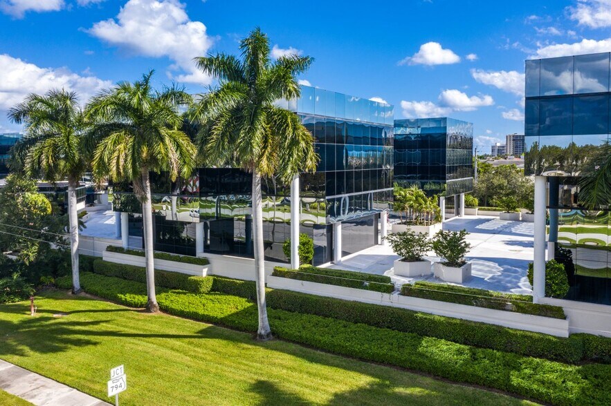 More Photos Of 4800 N Federal Hwy, Boca Raton Unknown For Lease