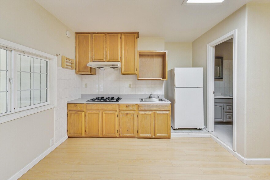 More Photos Of 2811-2815 Telegraph Ave, Berkeley Storefront Retail Residential For Sale