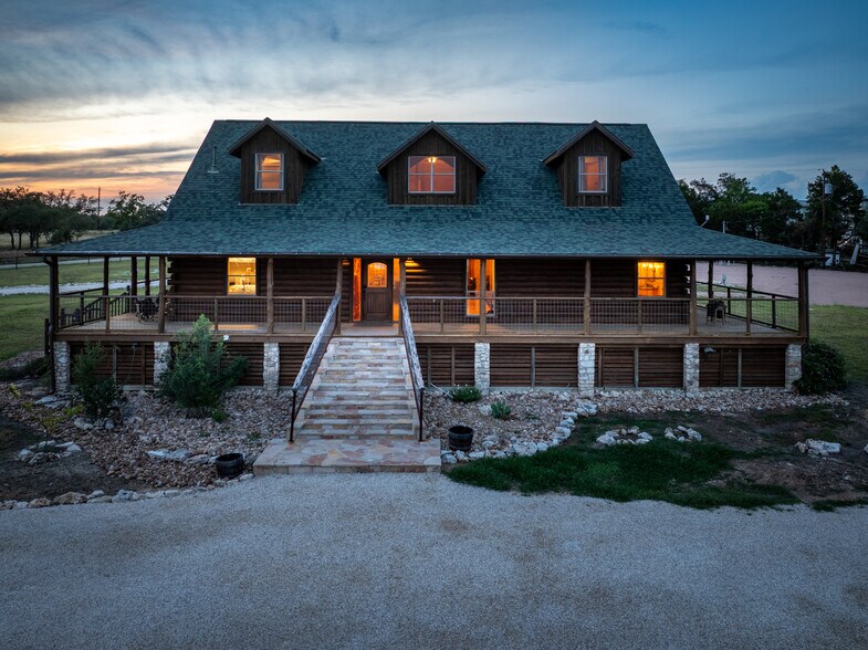 More Photos Of 3607 Lone Man Mountain Rd, Wimberley Hotel For Sale