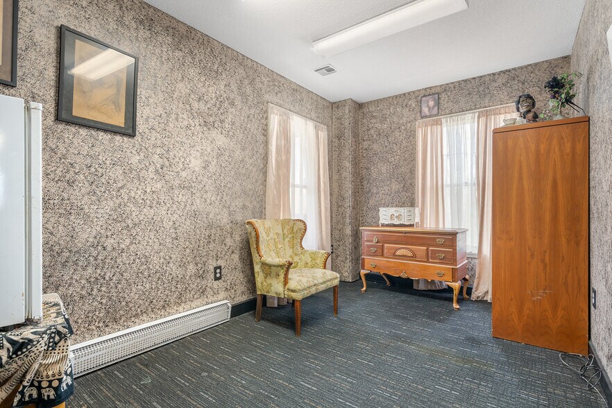 More Photos Of 56 N Bedford St, East Bridgewater Office For Sale