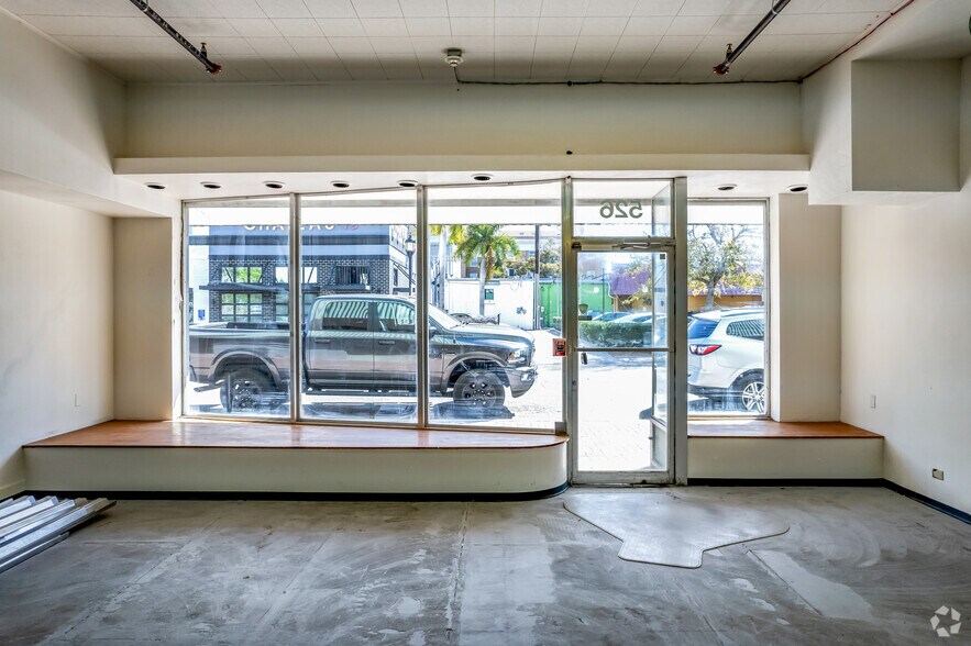 More Photos Of 522-530 13th St W, Bradenton Freestanding For Sale