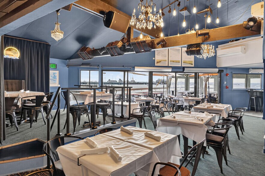 More Photos Of 193A Commercial St, Provincetown Bar For Sale