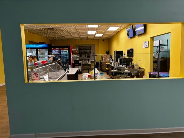 More Photos Of 125 E Main St, Plymouth Drugstore For Lease