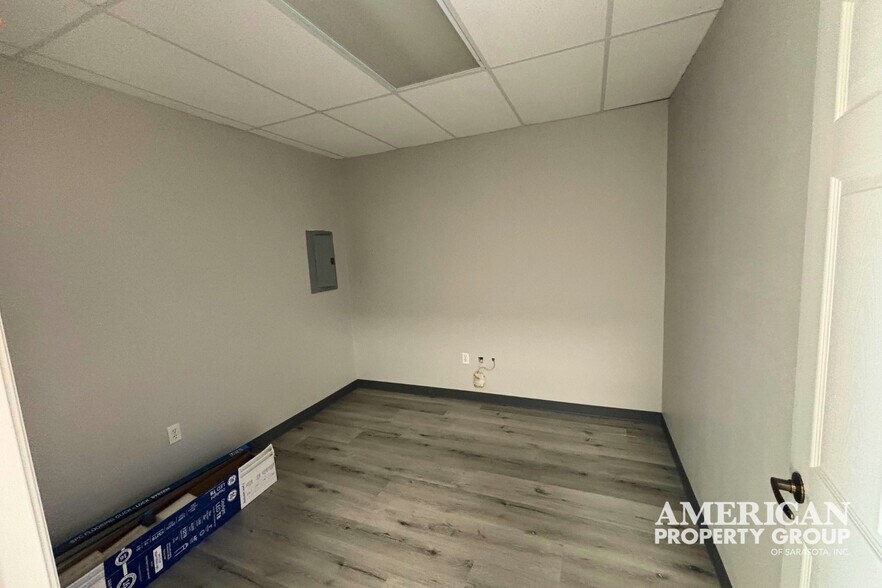 More Photos Of 2695 Tamiami Trl, Port Charlotte Storefront For Lease