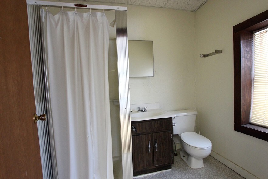 More Photos Of 142 Middle St, Geneva Warehouse For Sale