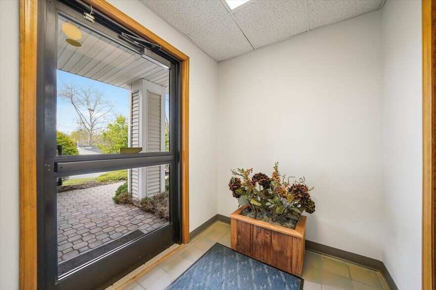 More Photos Of 468 Gidney Ave, Newburgh Medical For Sale