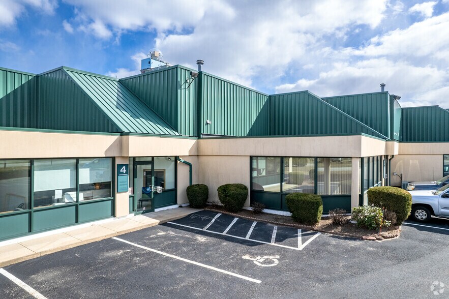 More Photos Of 315 Commerce Park Rd, North Kingstown Warehouse For Sale