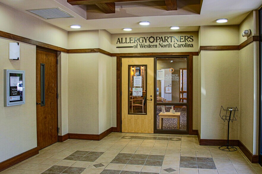 More Photos Of 600 Julian Ln, Arden Medical For Sale