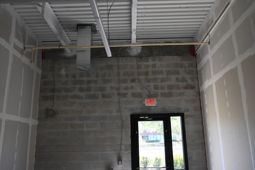 More Photos Of 3370 Rouse Rd, Orlando Storefront For Sale