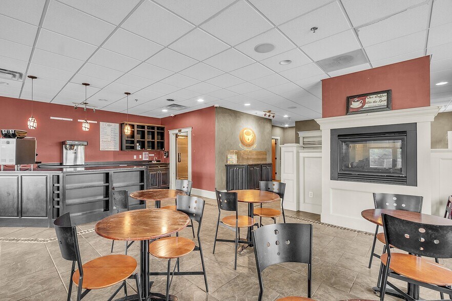 More Photos Of 307 Grafton St, Shrewsbury Office For Lease