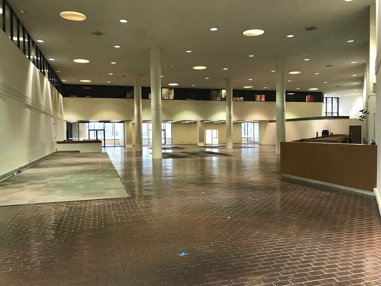 More Photos Of 12605 East Fwy, Houston Office For Lease